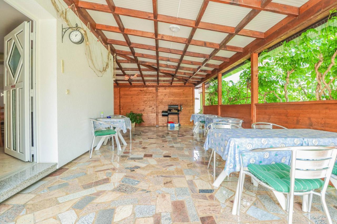 Pension Nina Umag Exterior photo